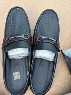 SHEIN Black Men's Slip-On Loafers with Red-Green Webbing and Metal Bit
